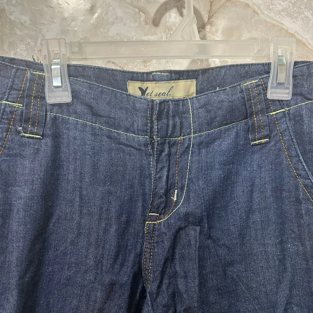 Wet Seal Denim Bermuda Shorts Womens Size 7 Dark Wash‎ Cuffed Pockets
